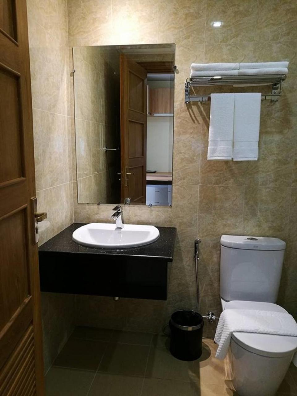 Vegas - Nay Pyi Taw Hotel