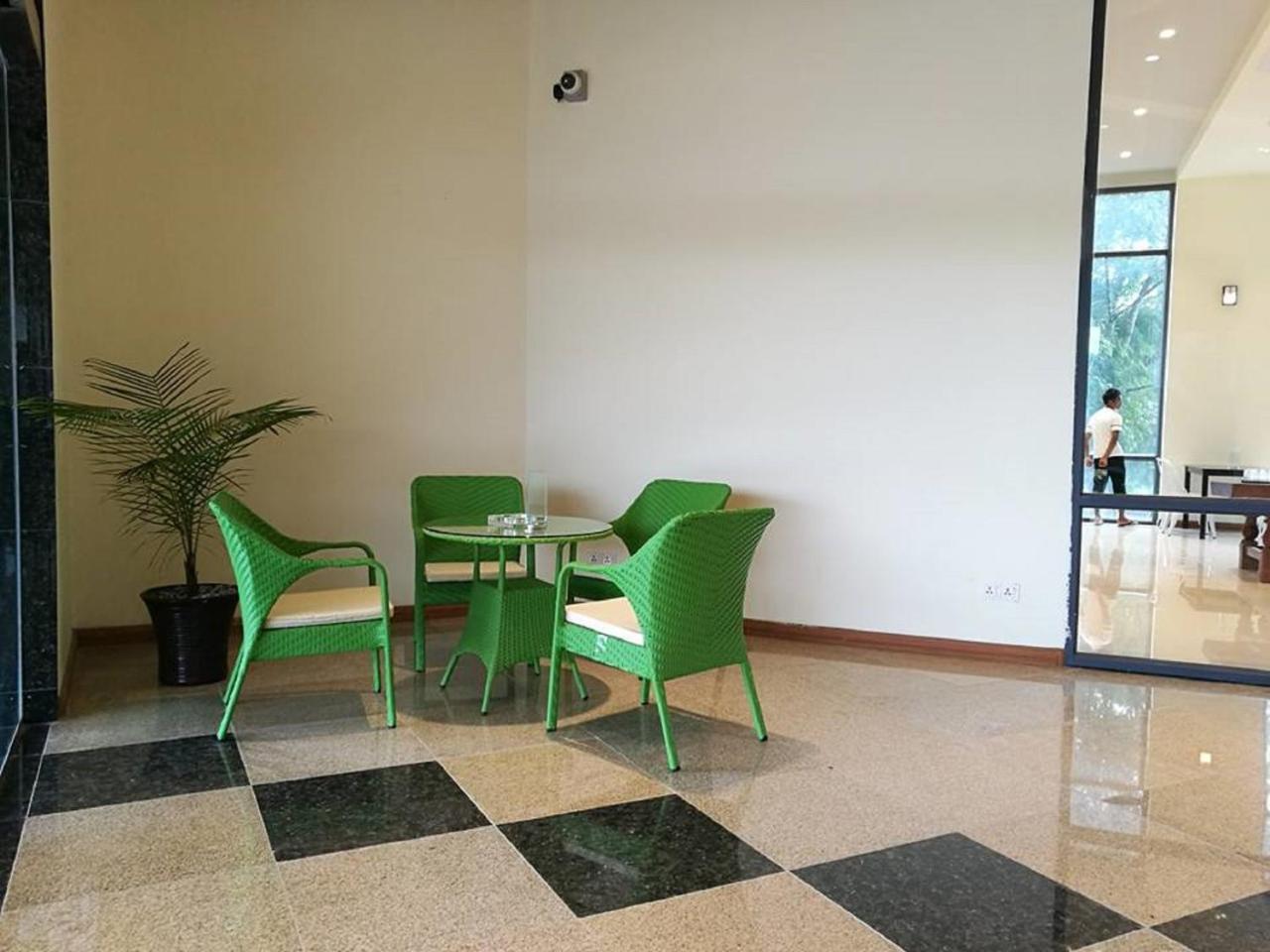 Vegas - Nay Pyi Taw Hotel 3*